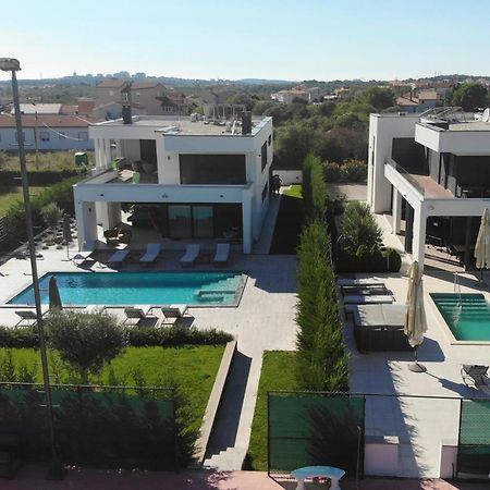 Villa Ula In Pula With Heated Pool And Sauna Exterior foto