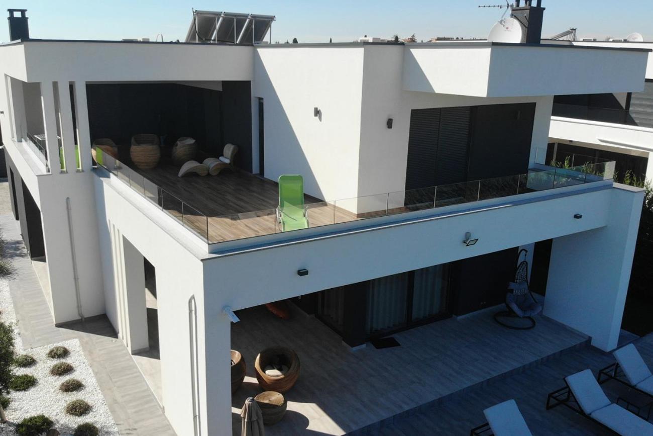 Villa Ula In Pula With Heated Pool And Sauna Exterior foto