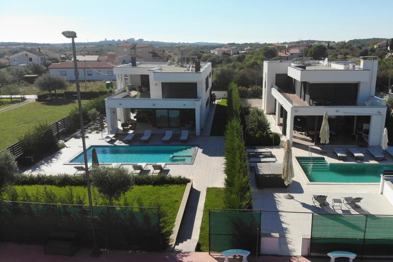 Villa Ula In Pula With Heated Pool And Sauna Exterior foto