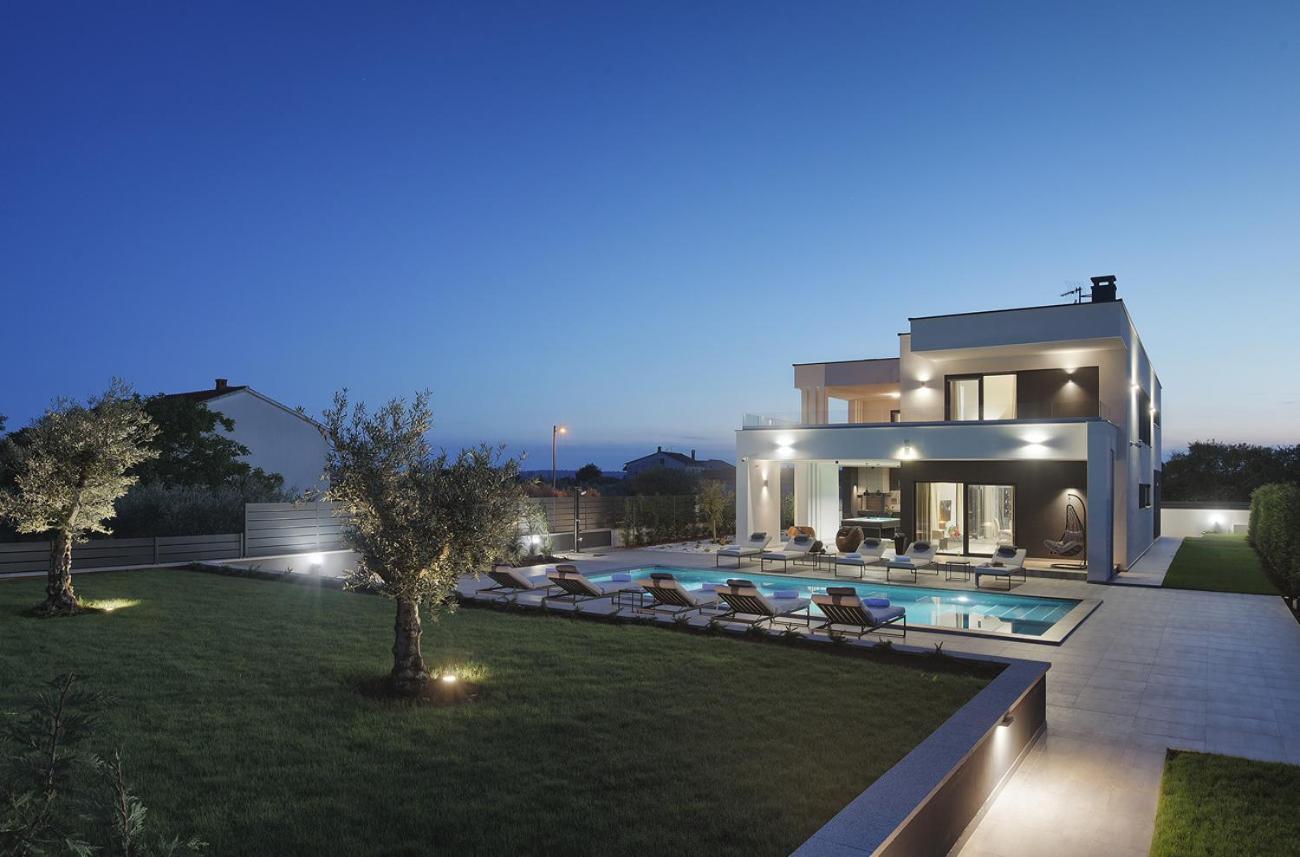 Villa Ula In Pula With Heated Pool And Sauna Exterior foto