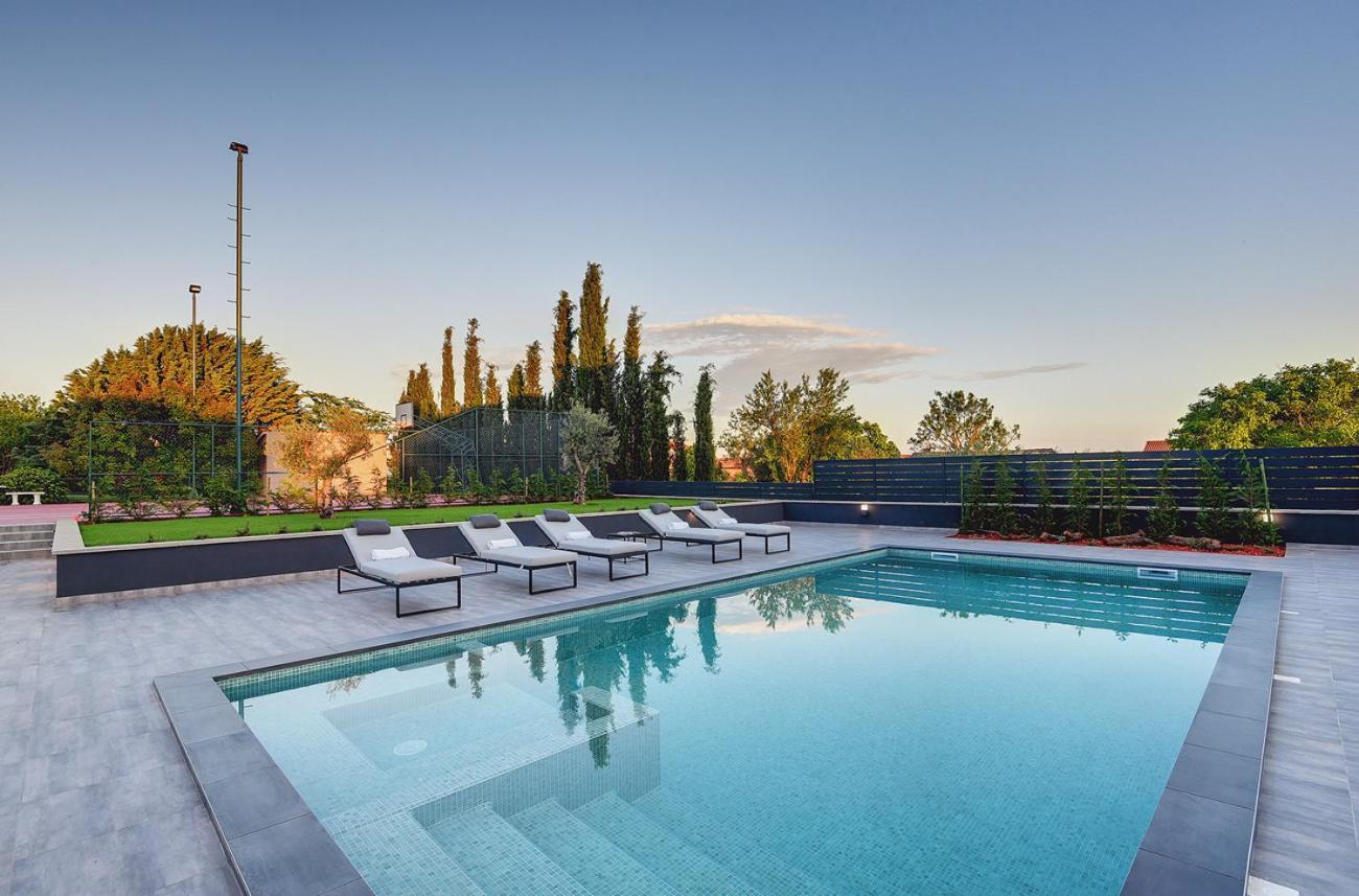 Villa Ula In Pula With Heated Pool And Sauna Exterior foto