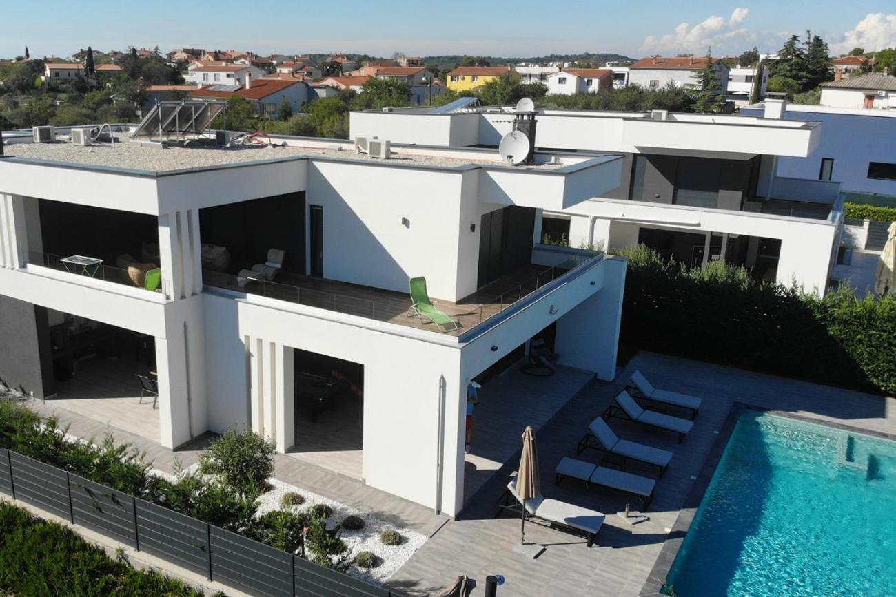 Villa Ula In Pula With Heated Pool And Sauna Exterior foto